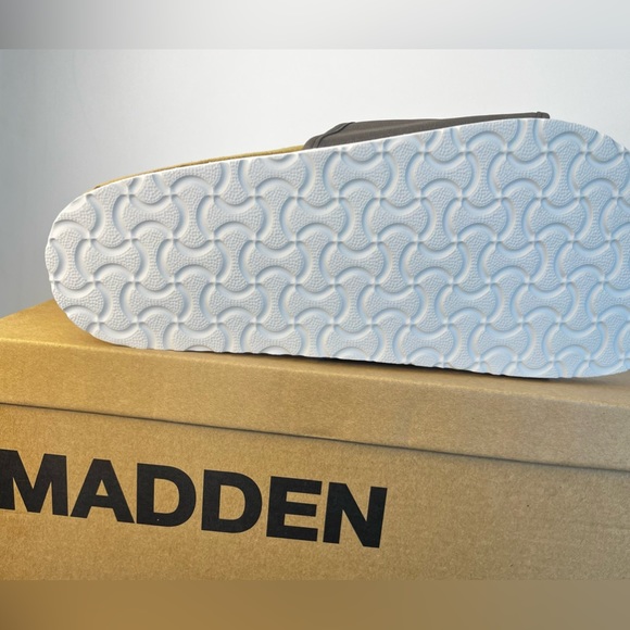 Madden Men’s Grey Suede Sandals - Picture 3 of 4